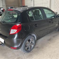 Renault Clio 3 20 ans 1.2 TCE 100 Eco2 Ch&acirc;tillon-en-Vendelais