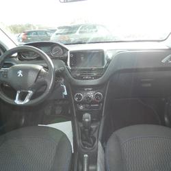 Peugeot 208 1.2 82ch BVM5 Style Gtie 24 mois Merlevenez