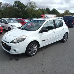 Renault Clio 3 Dynamique TomTom 1.2 TCE 100 Eco2 occasion - Ch&acirc;tillon-en-Vendelais - photo 2/26