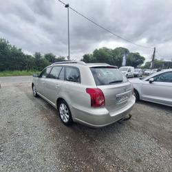 Toyota Avensis Avensis MC Break 126 D-4D Lin&eacute;a Terra Sainte-Luce-sur-Loire