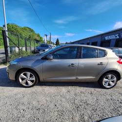 Renault Megane 3 M&eacute;gane III dCi 110 FAP eco2 Dynamique Euro 5 EDC Sainte-Luce-sur-Loire