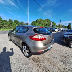 Renault Megane 3 M&eacute;gane III dCi 110 FAP eco2 Dynamique Euro 5 EDC Sainte-Luce-sur-Loire