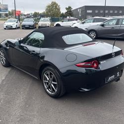 Mazda Mx-5 4 MX-5 Roadster 1.5L SKYACTIV-G 132 ch Exclusive-Line La Chapelle-Saint-Luc
