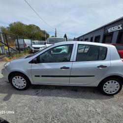 Renault Clio 3 Clio 1.4 16V 100 Expression Sainte-Luce-sur-Loire