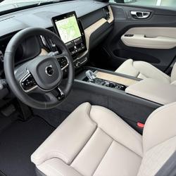 Volvo XC60 T6 AWD Hybride rechargeable 253 ch+145 ch Geartronic 8 Ultra Style Dark occasion - Ceris&eacute; - photo 2/32