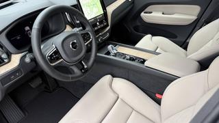 Volvo XC60  - photo 1