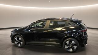 Renault Megane E-Tech  - photo 1
