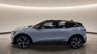 Renault Megane E-Tech  - photo 1