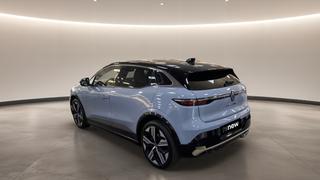 Renault Megane E-Tech  - photo 2