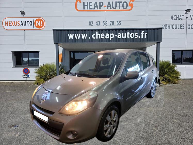 Renault Clio  - 5 490 €