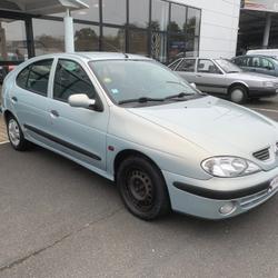 Renault Megane 1 1.4i 16V Authentique occasion - Sainte-Luce-sur-Loire - photo 3/12
