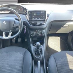 Peugeot 208 (2) 1.2 PURETECH 82 SIGNATURE 5P Saint-Martin-de-Fontenay