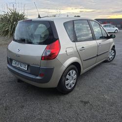 Renault Scenic 2 II (J84) 1.5 dCi 105ch Expression Quelaines-Saint-Gault