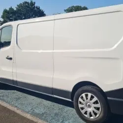 Renault Trafic 13325&euro; HT-L2H1 2.0L DCI 145CH ENERGY GD CONFORT BVA6-SUIVI COMPLET Conquereuil