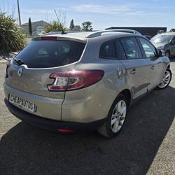 Renault Megane 3 ESTATE 1.5 dCi 110ch XV de France Quelaines-Saint-Gault