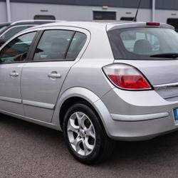 Opel Astra 1.9 CDTI 120 Cosmo Rennes