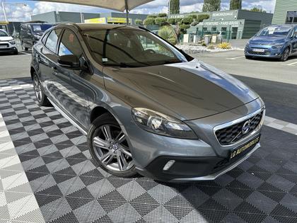 Volvo V40 - D2 115CH START&STOP MOMENTUM BUSINESS POWERSHIFT - 10 490 €
