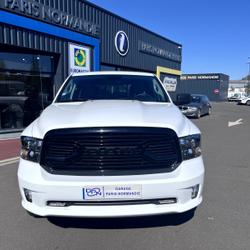 Dodge Ram 1500 CLASSIC PACK BLACK 5.7 V8 HEMI Saint-Georges-des-Groseillers