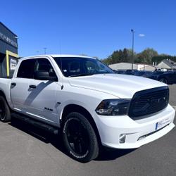 Dodge Ram 1500 CLASSIC PACK BLACK 5.7 V8 HEMI Saint-Georges-des-Groseillers