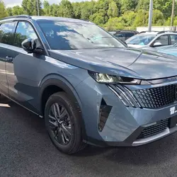 Peugeot 5008 HYBRID 145CH ALLURE E-DCS6 M&eacute;rignac