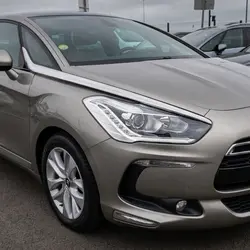 DS DS5 2.0 HDi 160 So Chic *TOIT PANO*GPS* Rennes