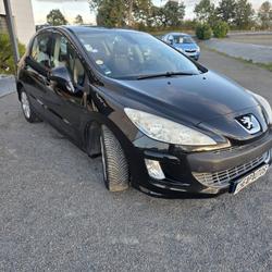 Peugeot 308 Phase 1 1.6 HDi90 Premium 5p occasion - Quelaines-Saint-Gault - photo 2/5