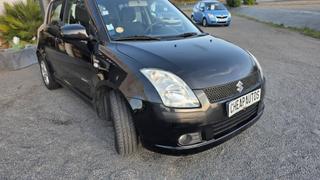 Suzuki Swift  - photo 1