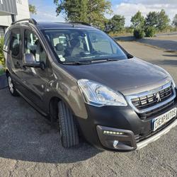 Peugeot Partner 1.6 BlueHDi 100ch Outdoor S&S occasion - Quelaines-Saint-Gault - photo 2/5