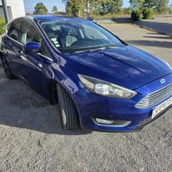 Ford Focus III 1.6 TDCi 115ch Titanium occasion - Quelaines-Saint-Gault - photo 2/5