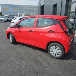 Toyota Aygo II 1.0 VVT-i 69ch x 5p Ploudaniel