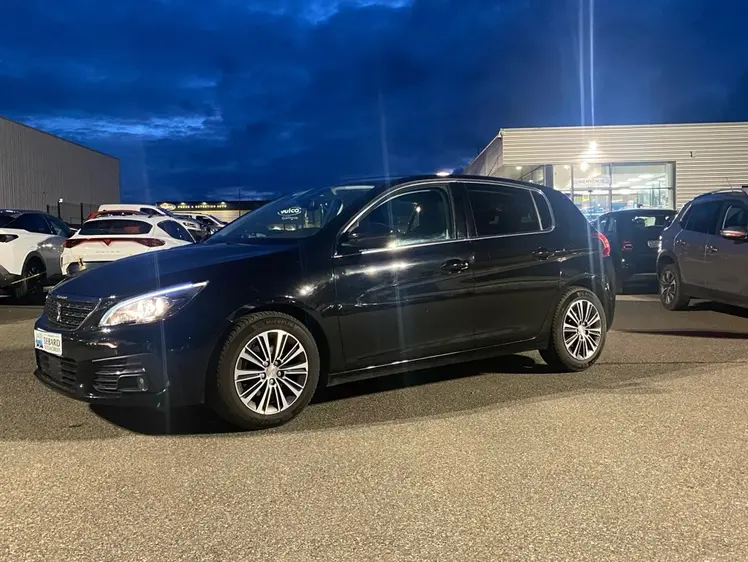 Peugeot 308  - Allure - 14 490 €