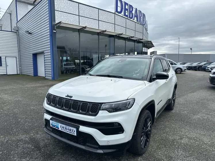 Jeep Compass  - 27 490 €
