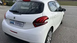 Peugeot 208 societe  - photo 1