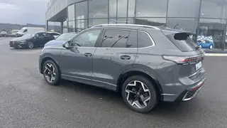 Volkswagen Tiguan  - photo 1