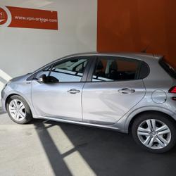Peugeot 208 1.5 BLUEHDI 100CH E6.C SIGNATURE BVM5 5P Foix