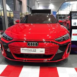 Audi e-tron S e-tron GT 591 ch quattro Tr&eacute;lissac