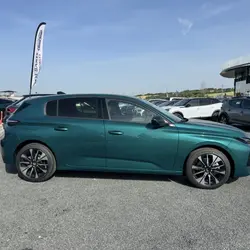Peugeot 308 III Phase 1 1.5 BLUEHDI 130CH S&S ALLURE EAT8 Champniers