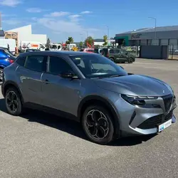 Alfa Romeo Junior ELETTRICA 156CH Lab&egrave;ge