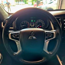 Mitsubishi L200 L200 DOUBLE CAB 2.4 DI-D 181 4WD BLACK COLLECTION La Motte-Servolex