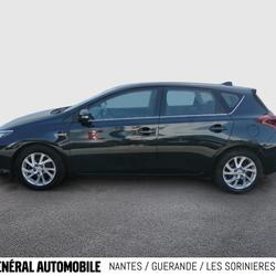 Toyota Auris Auris Hybride 136h Dynamic Les Sorini&egrave;res