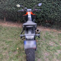 KTM Duke  Fleury-M&eacute;rogis