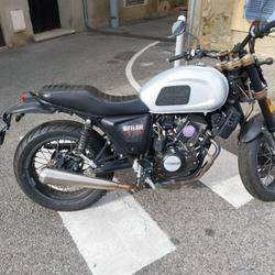 SWM RS 125 R  Salon-de-Provence