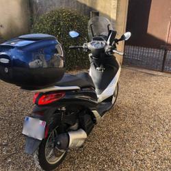 Piaggio Medley  Calvisson