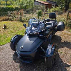 Can Am Spyder F3  Bellegarde-Sainte-Marie