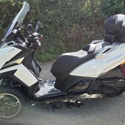 Peugeot Metropolis  Avenas