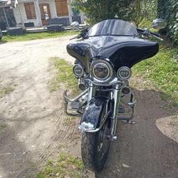Harley Davidson Road King  Saint-M&eacute;dard-d'Eyrans