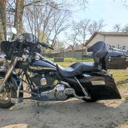 Harley Davidson Road King  Saint-M&eacute;dard-d'Eyrans
