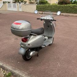 Vespa LX  Genas