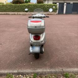 Vespa LX  Genas