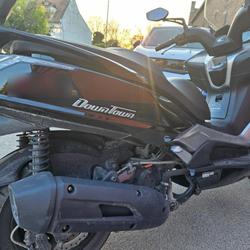 Kymco Downtown  Aix-en-P&eacute;v&egrave;le